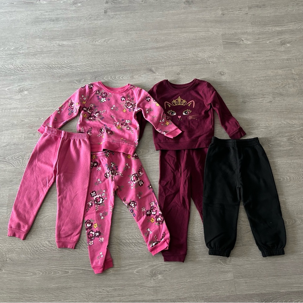Pink and Burgundy Toddler Outfit Set (Sold as Bundle)
All sizes are 3T